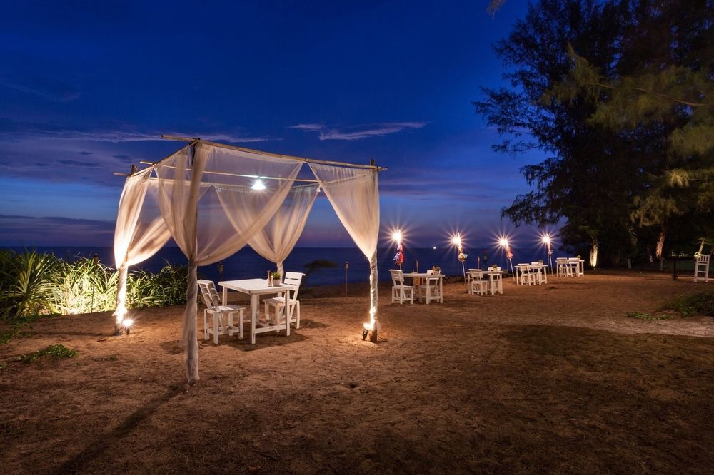 Micky Monkey Beach Hotel Phuket Maikhao Thailand Mai Khao Bagian luar foto