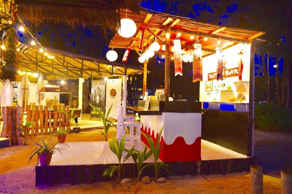Micky Monkey Beach Hotel Phuket Maikhao Thailand Mai Khao Bagian luar foto