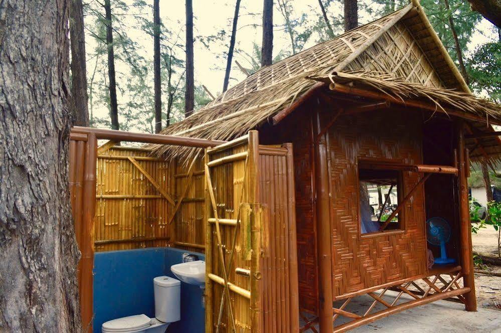 Micky Monkey Beach Hotel Phuket Maikhao Thailand Mai Khao Bagian luar foto