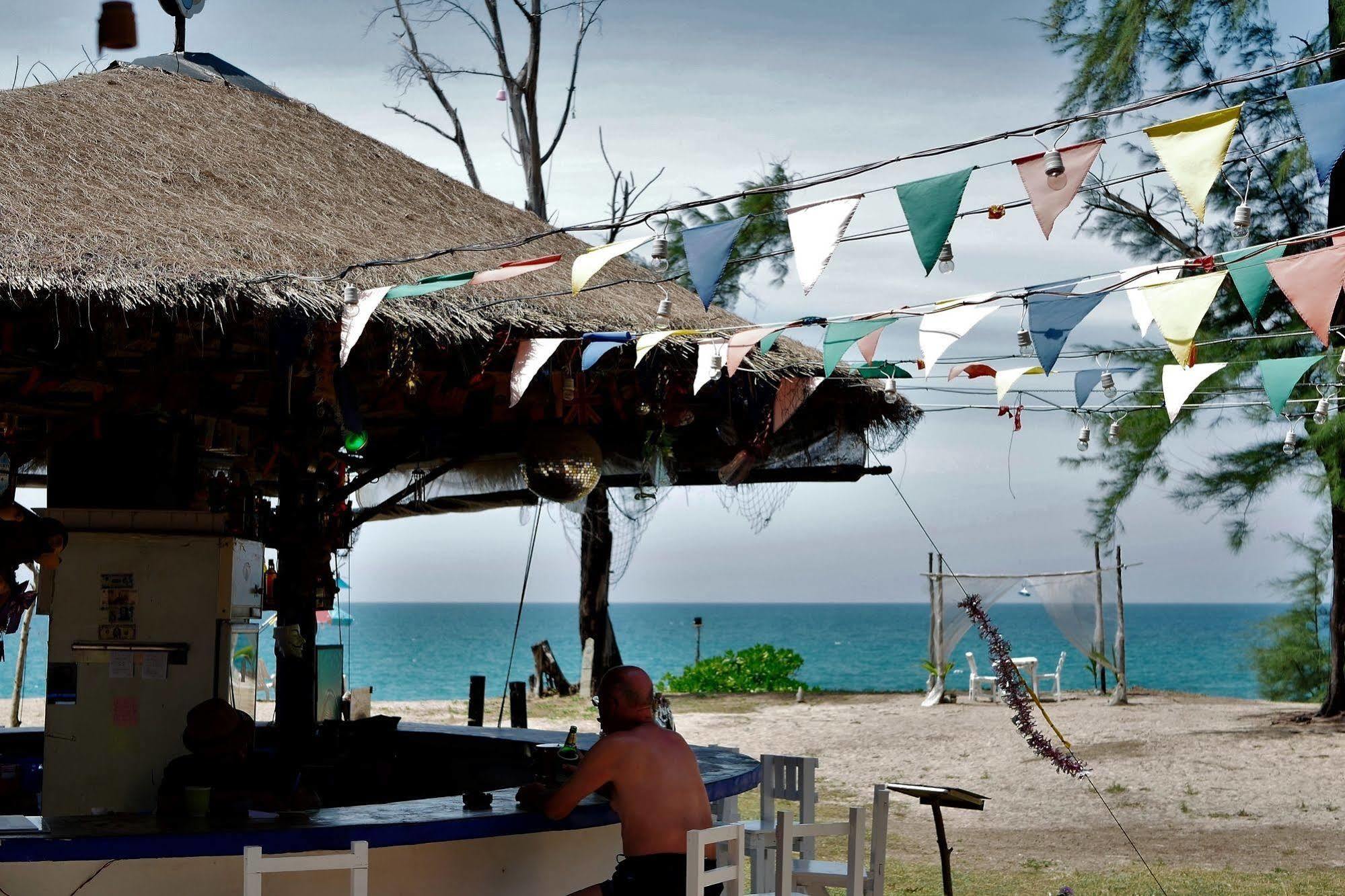 Micky Monkey Beach Hotel Phuket Maikhao Thailand Mai Khao Bagian luar foto