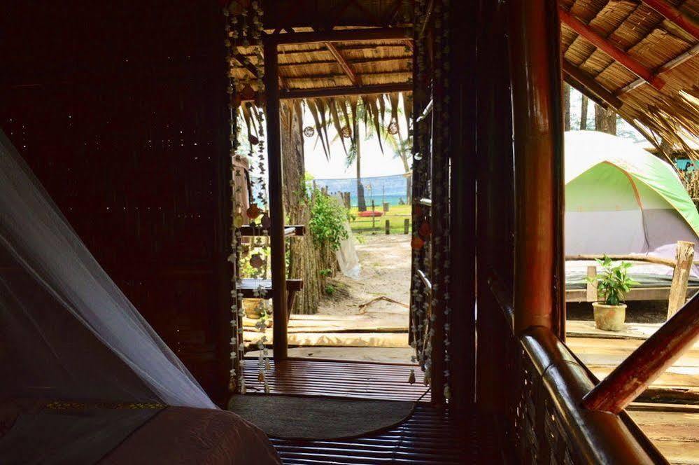 Micky Monkey Beach Hotel Phuket Maikhao Thailand Mai Khao Bagian luar foto