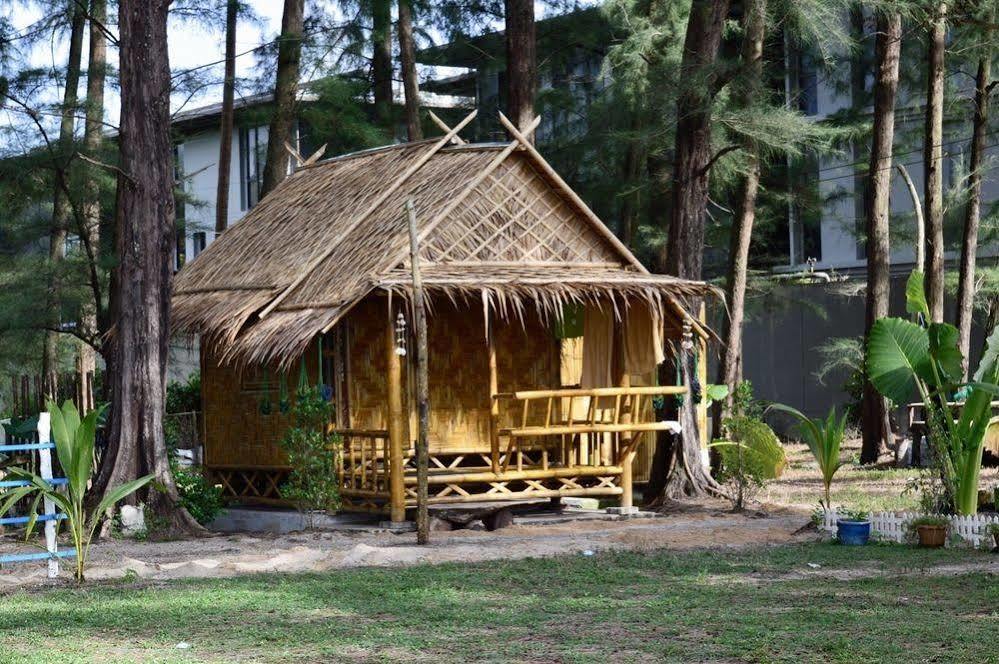 Micky Monkey Beach Hotel Phuket Maikhao Thailand Mai Khao Bagian luar foto