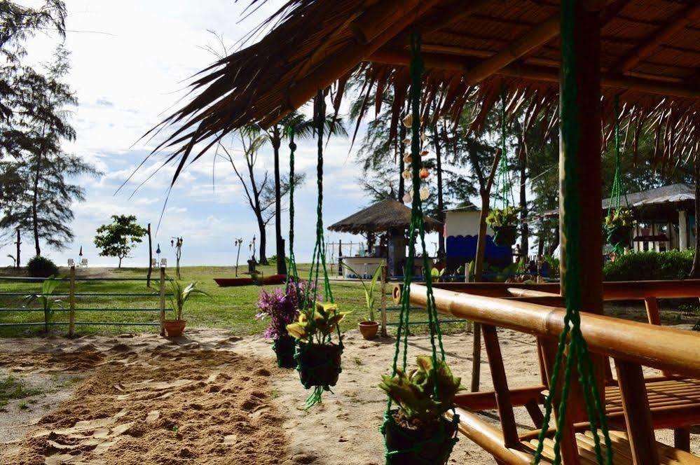 Micky Monkey Beach Hotel Phuket Maikhao Thailand Mai Khao Bagian luar foto