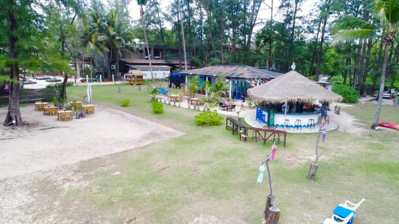 Micky Monkey Beach Hotel Phuket Maikhao Thailand Mai Khao Bagian luar foto